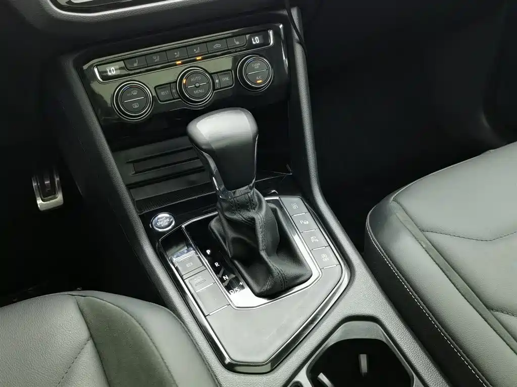 Volkswagen Tiguan L 2021 — фото 13