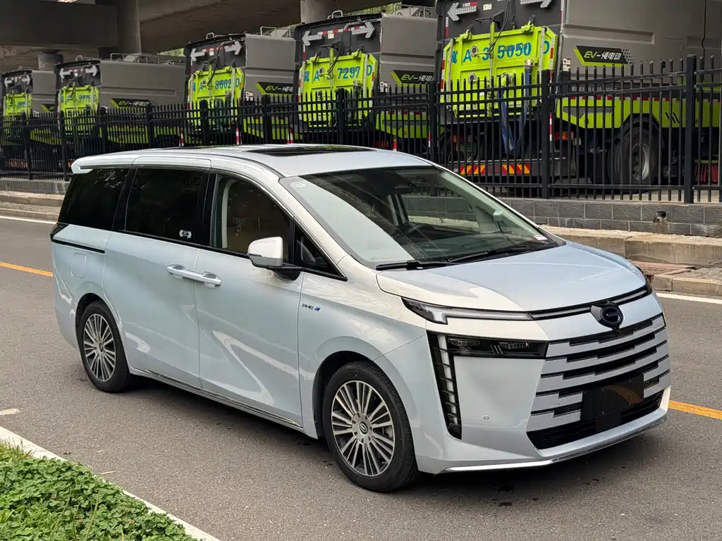 GAC Motor E8 PHEV 2024 — фото 3