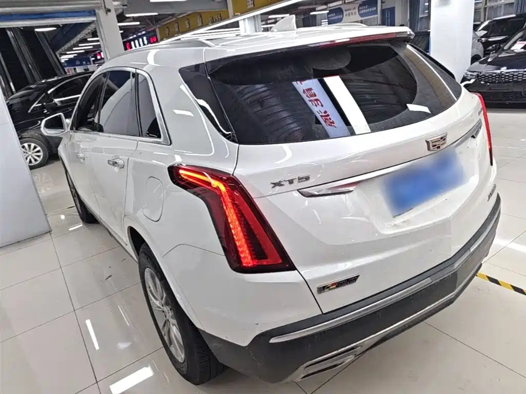 Cadillac XT5 2021 — фото 5