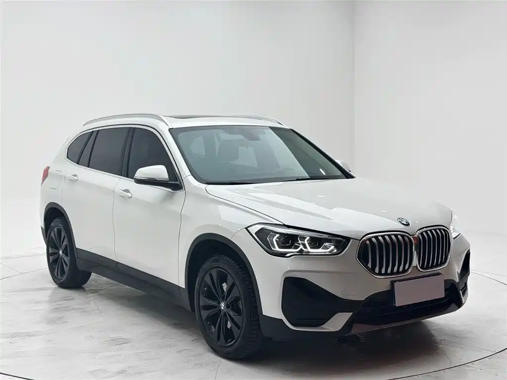 BMW X1 2021 — фото 3