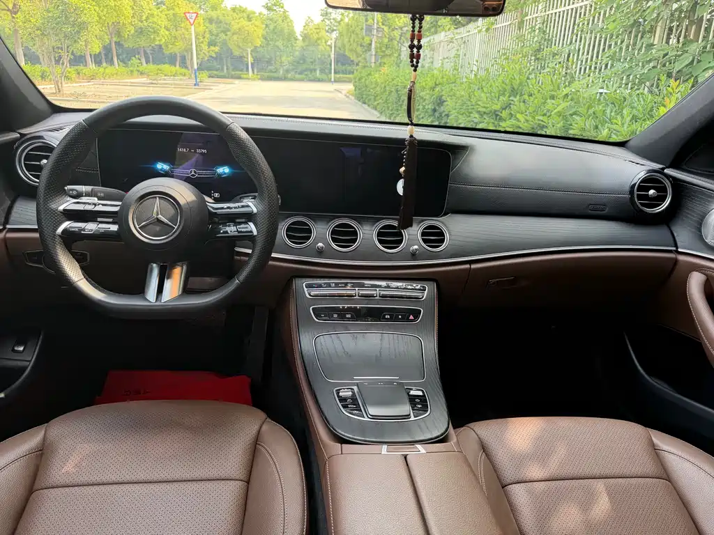 Mercedes-Benz E-Class 2023 — фото 9