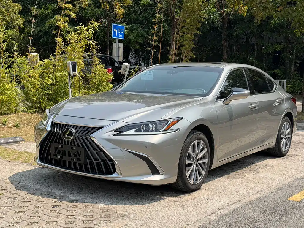 Lexus ES 2022 — фото 2