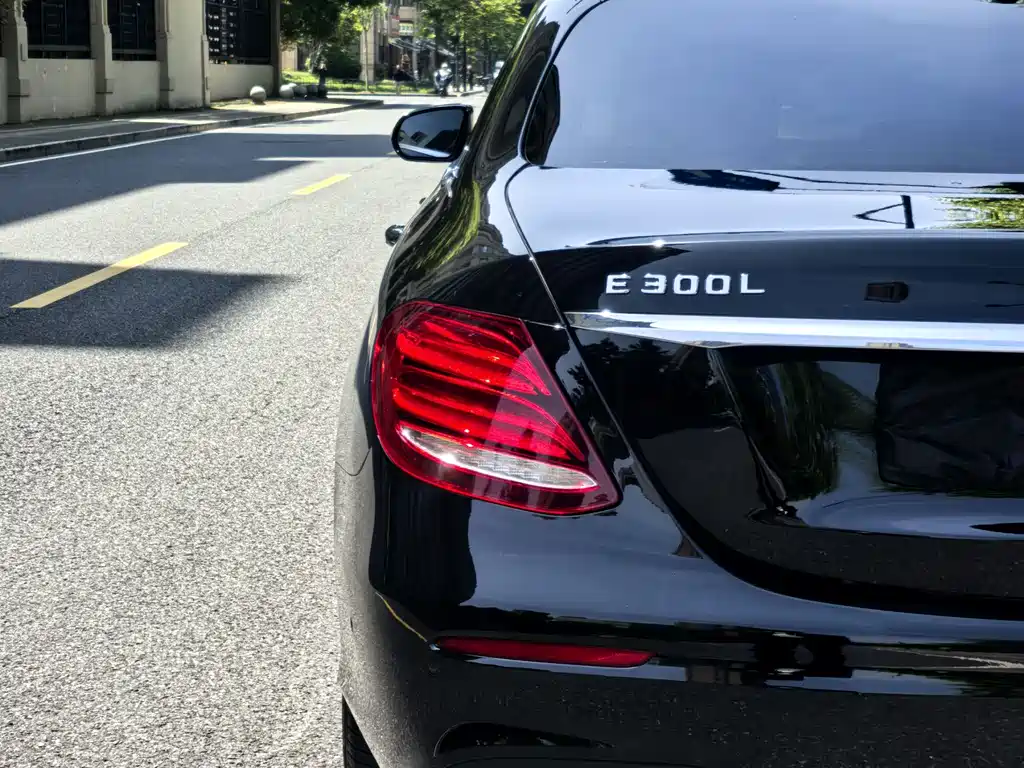 Mercedes-Benz E-Class 2019 — фото 15