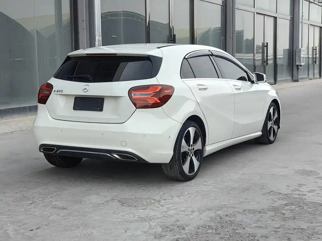 Mercedes-Benz A-Class 2017 — фото 5