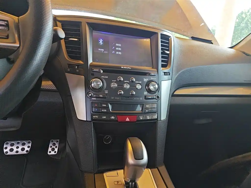 Subaru Outback 2015 — фото 9