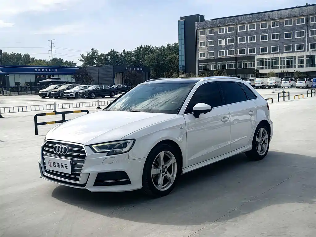 Audi A3 2020 — фото 1