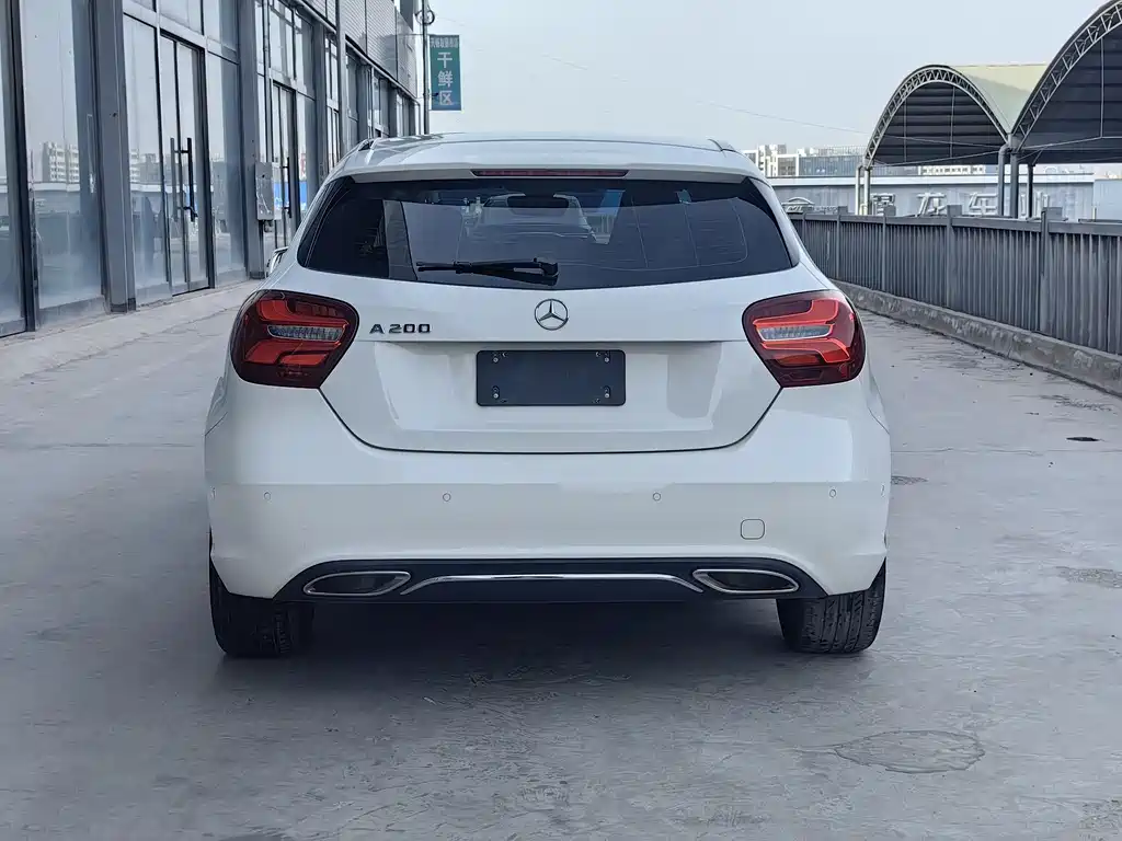 Mercedes-Benz A-Class 2017 — фото 4