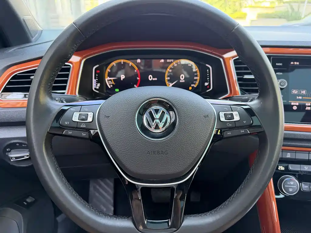 Volkswagen T-Roc 2018 — фото 10