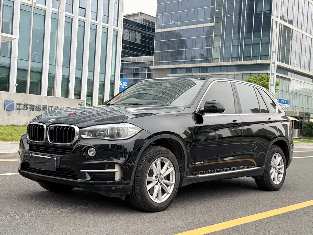 BMW X5 2018 — фото 1
