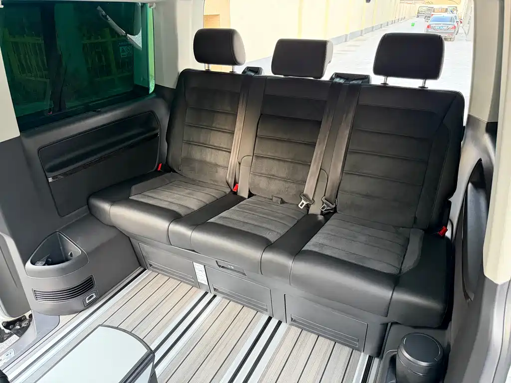 Volkswagen Multivan 2019 — фото 18