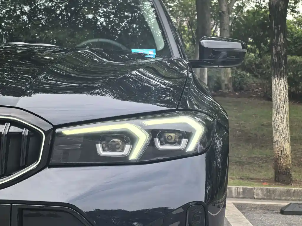 BMW 3 Series 2025