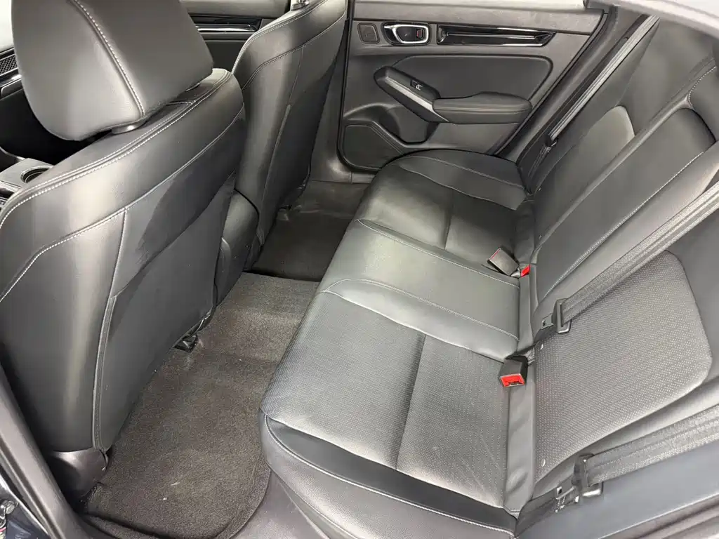 Honda Civic 2023 — фото 11