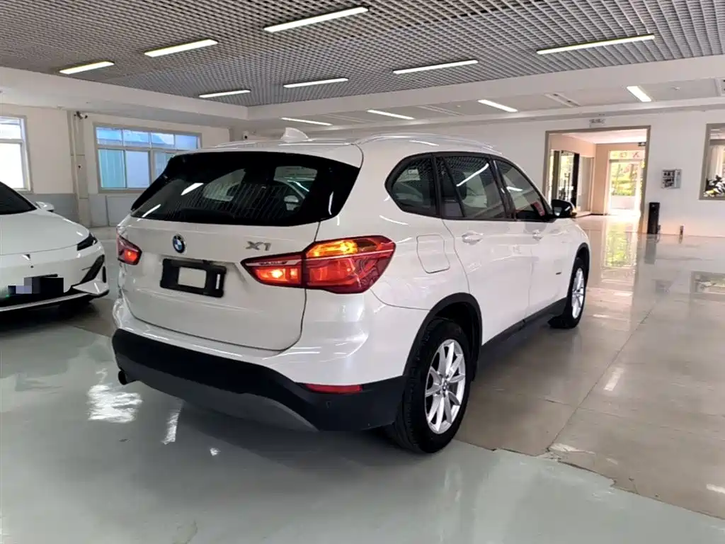 BMW X1 2017 — фото 7