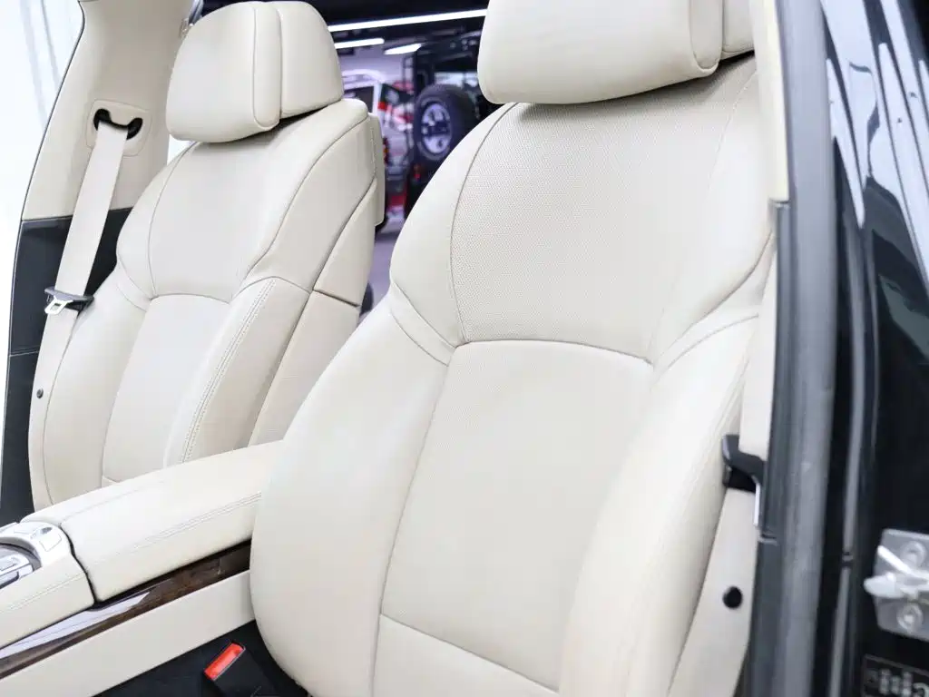 BMW 7 Series 2012 — фото 3
