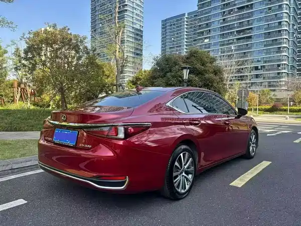 Lexus ES 2018