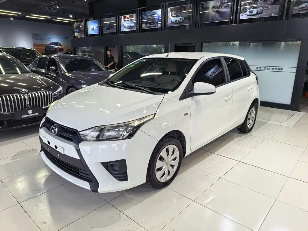 Toyota Yaris L 2014