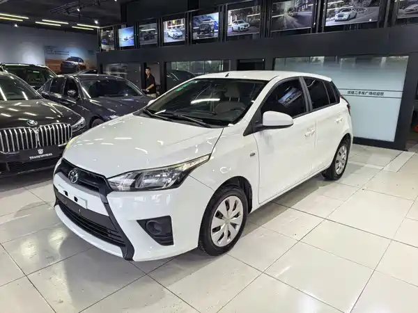 Toyota Yaris L 2014