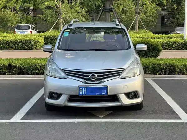 Nissan Livina 2013