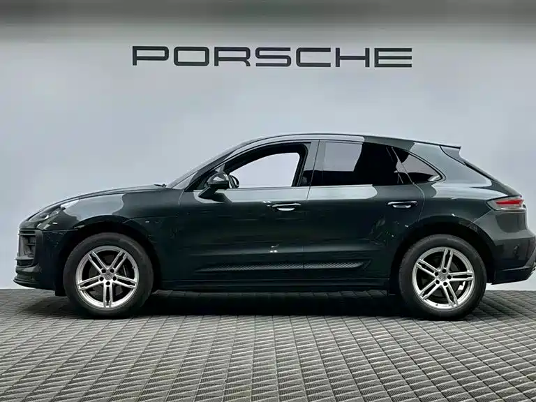 Porsche Macan 2023 — фото 4