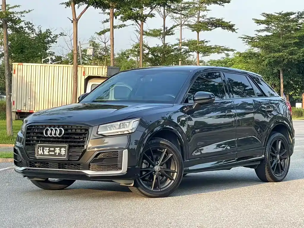 Audi Q2L 2020 — фото 1
