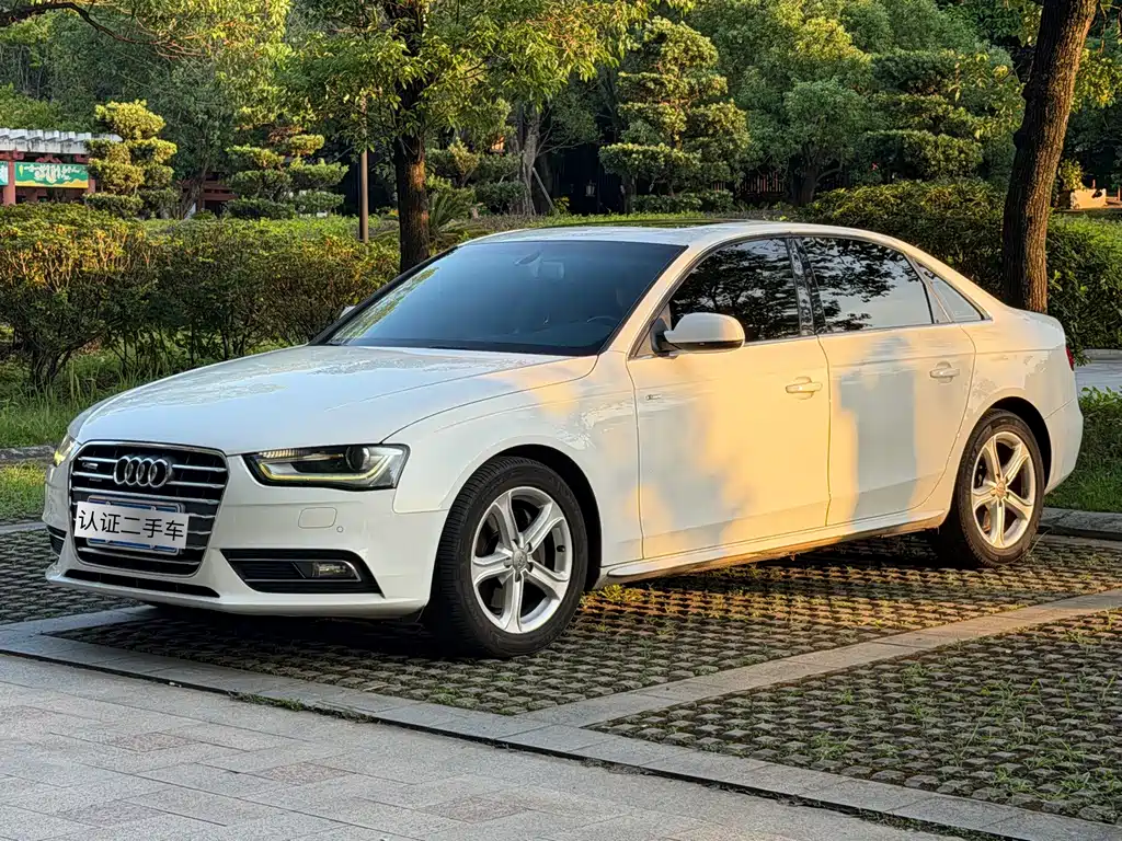Audi A4L 2015
