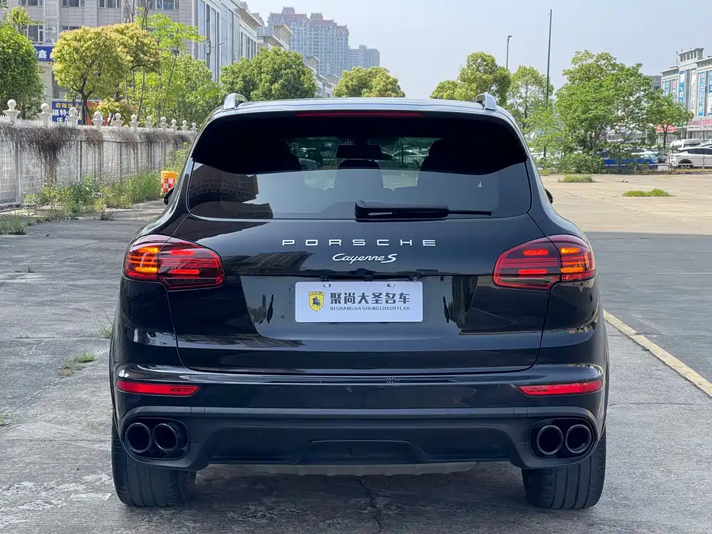 Porsche Cayenne 2016 — фото 8