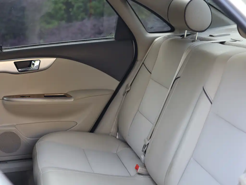 Buick Excelle 2015 — фото 24