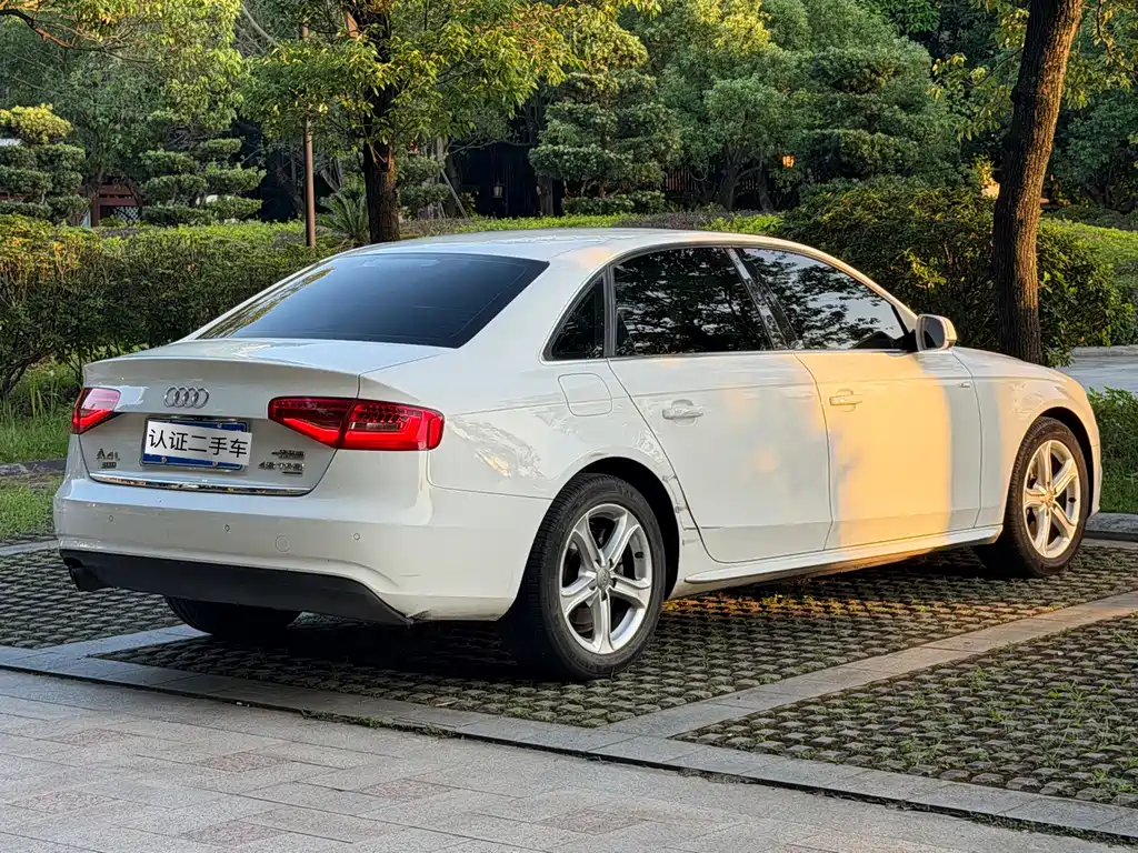 Audi A4L 2015 — фото 14