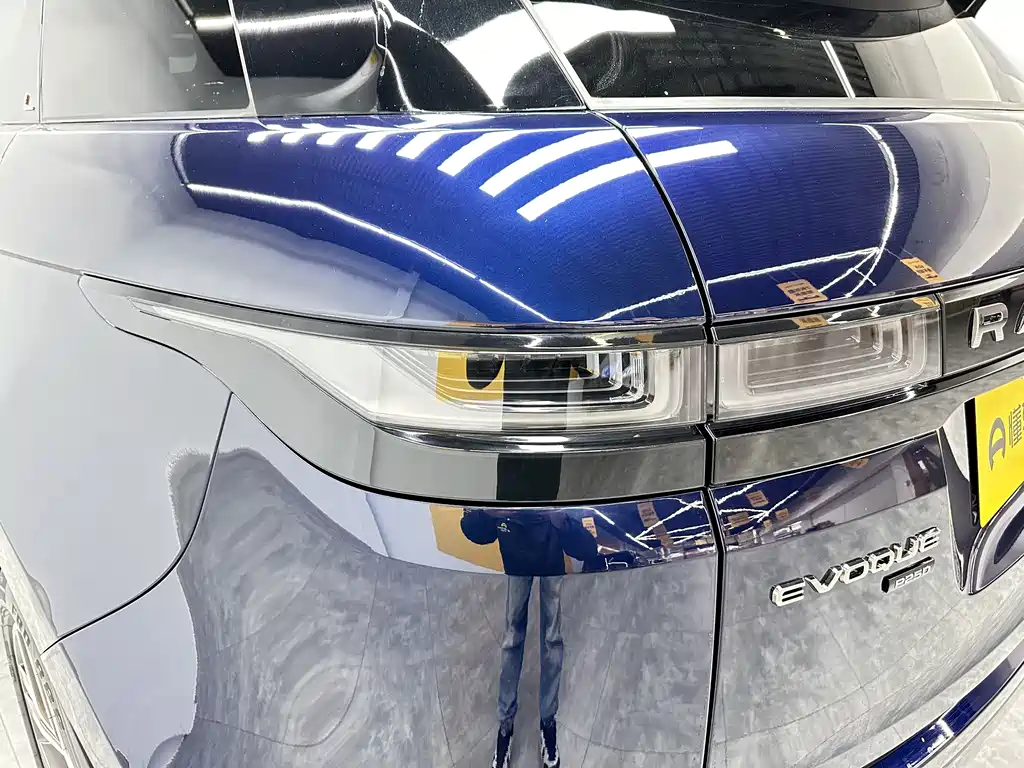 Land Rover Evoque 2022 — фото 19