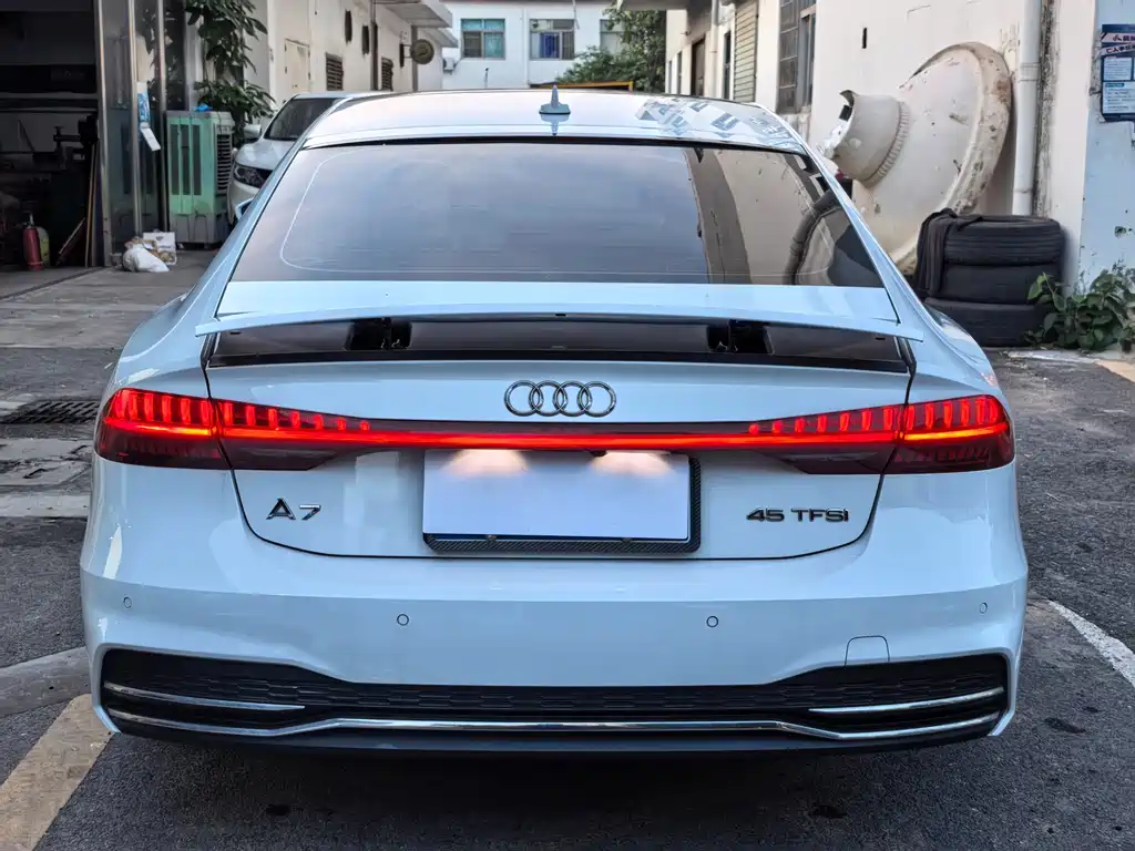 Audi A7 2022 — фото 13