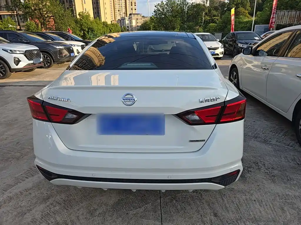Nissan Teana 2022