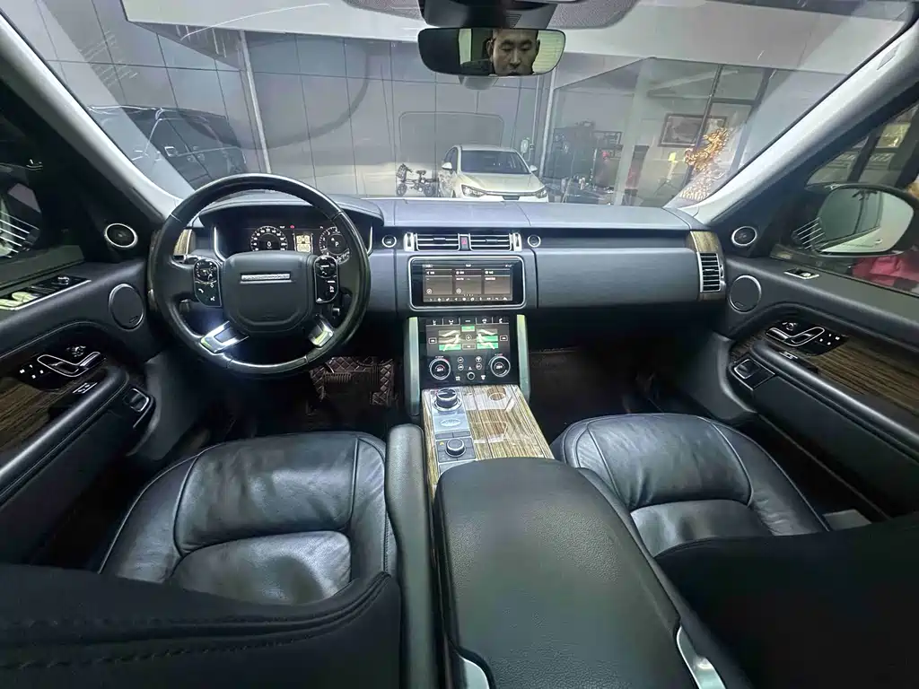 Land Rover Range Rover 2018 — фото 13