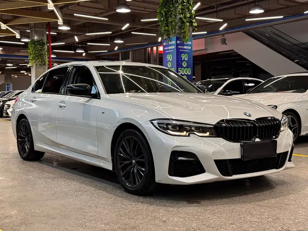 BMW 3 Series 2019 — фото 3