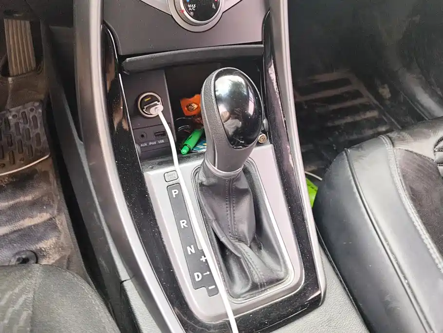 Hyundai Elantra 2015 — фото 16