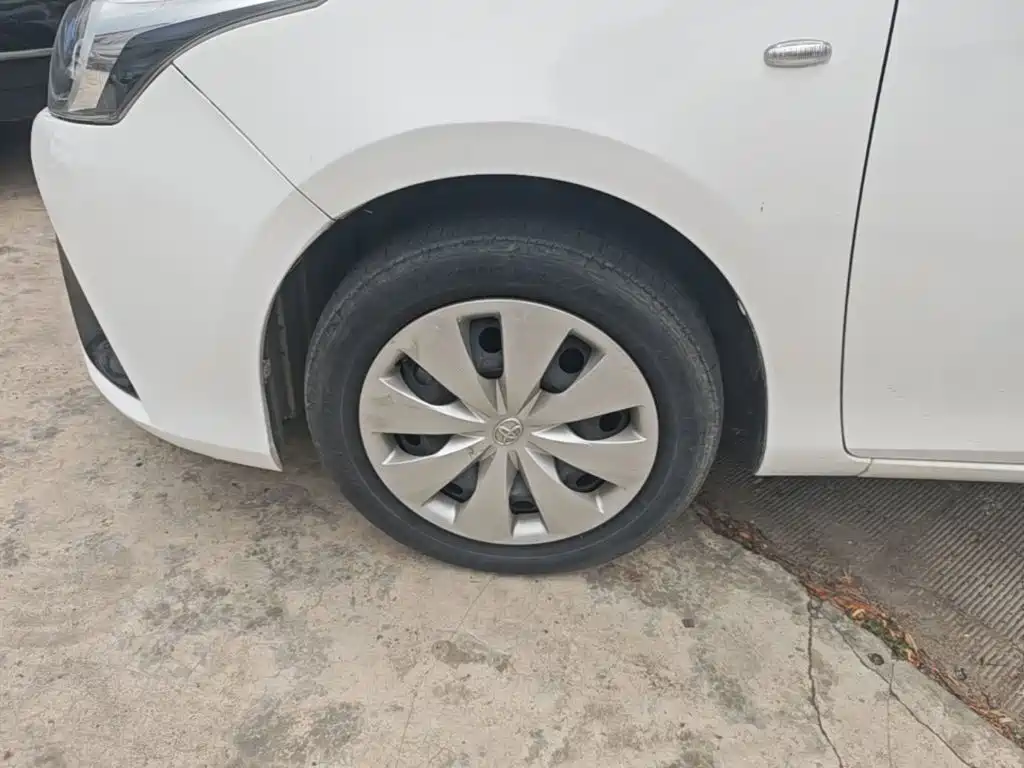 Toyota Yaris L 2020 — фото 23
