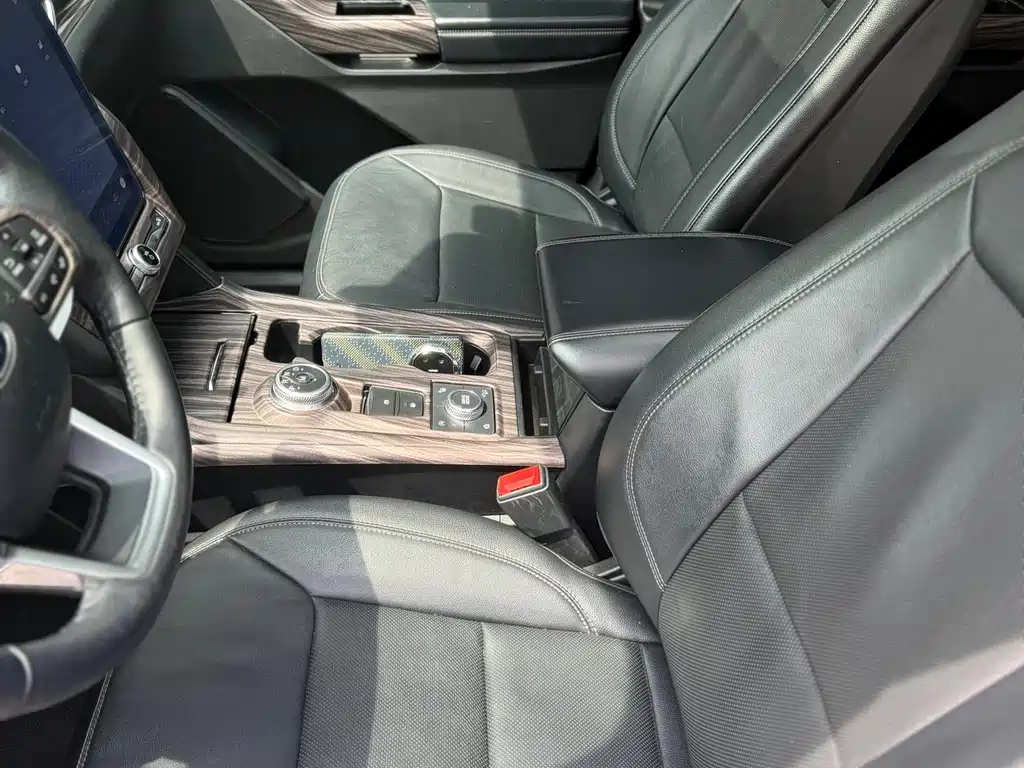 Ford Explorer 2021 — фото 23