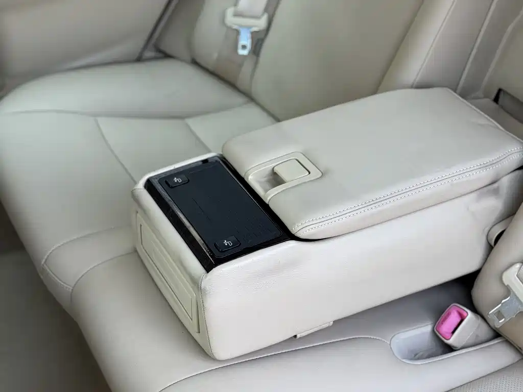 Toyota Camry 2015 — фото 12