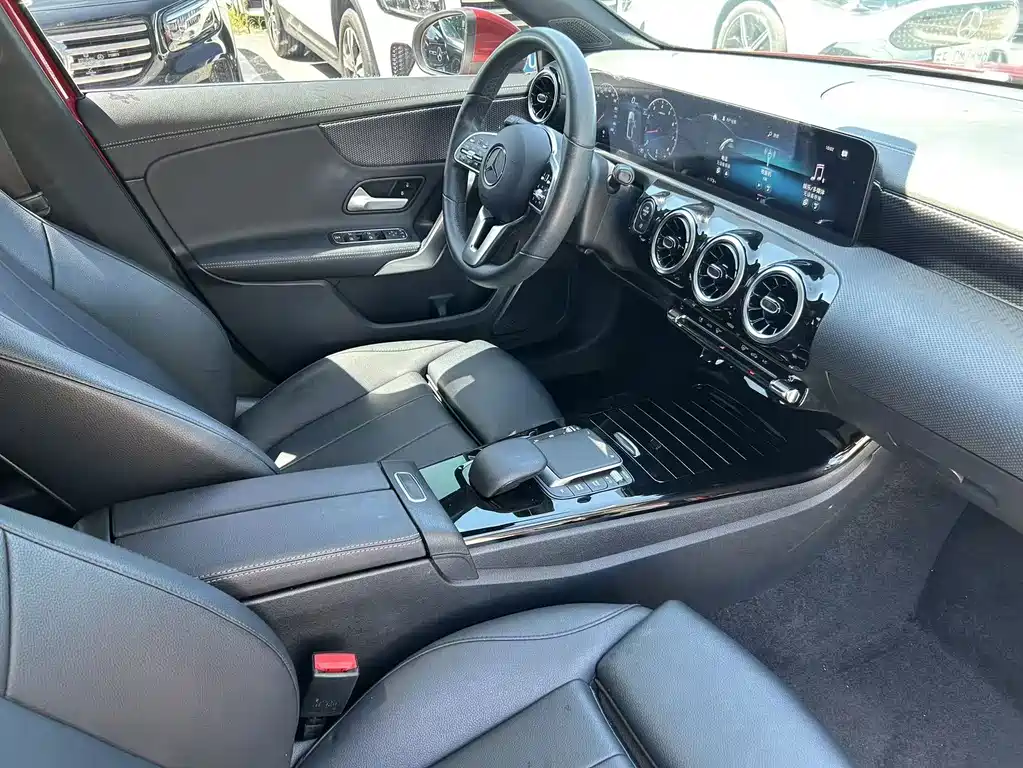 Mercedes-Benz A-Class 2021 — фото 14