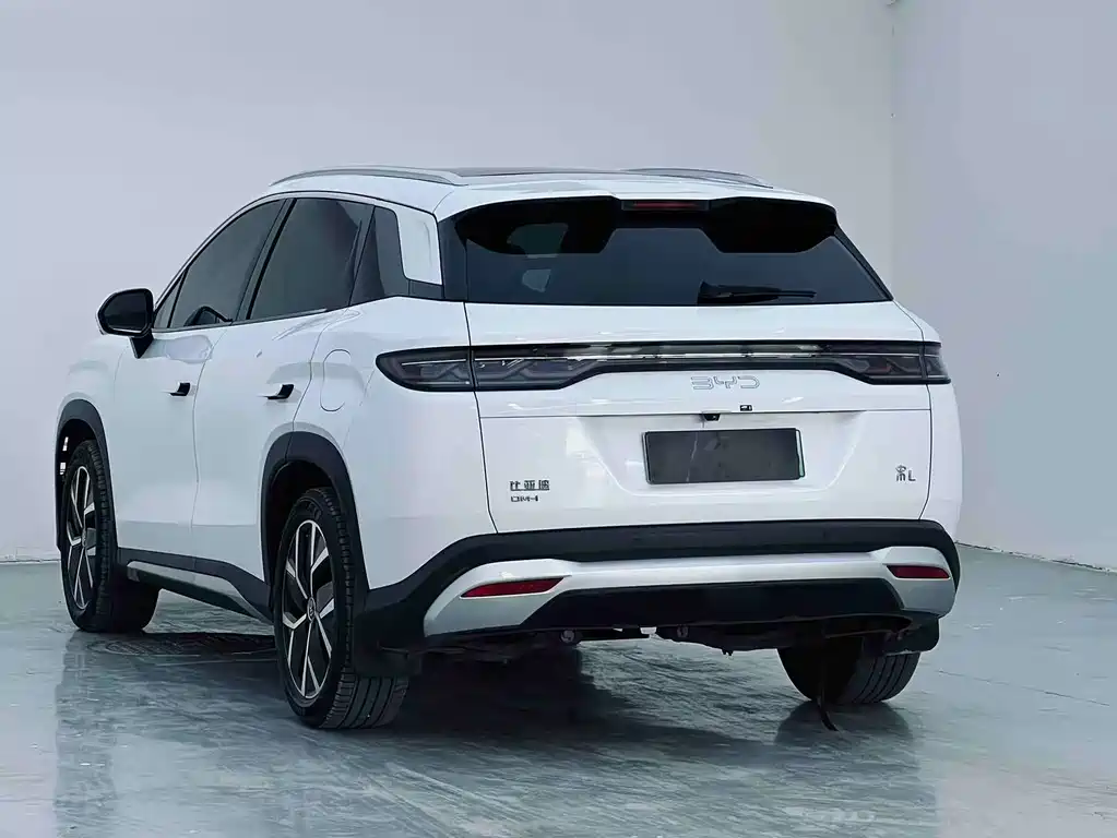 BYD L DM-i 2025 — фото 7