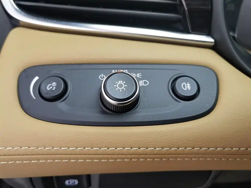 Buick LaCrosse 2018 — фото 21