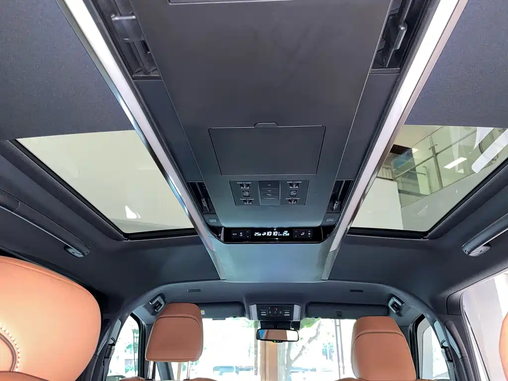Toyota Vellfire 2026 — фото 11