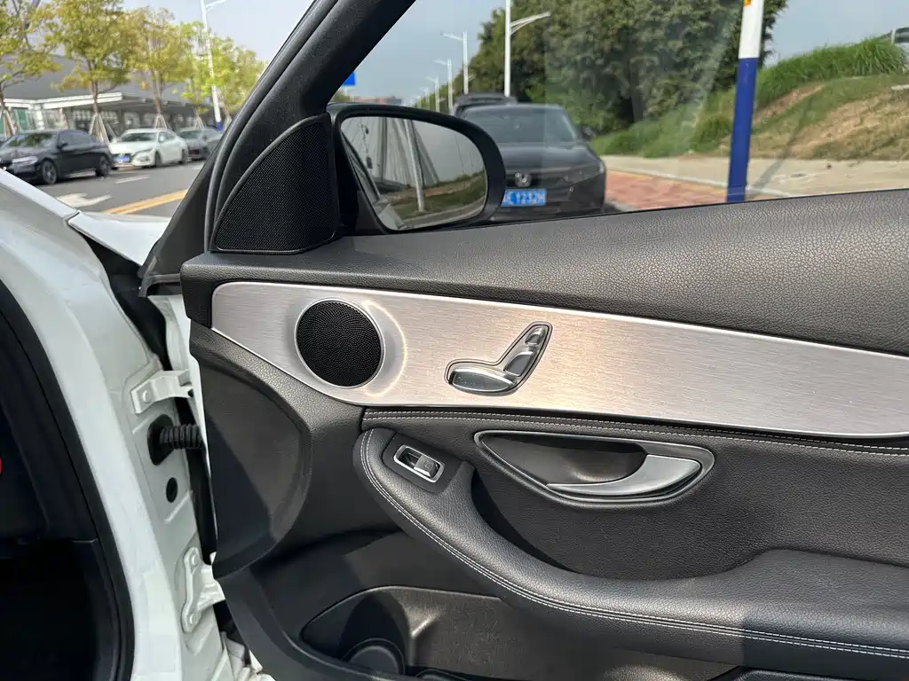 Mercedes-Benz C-Class 2018 — фото 28