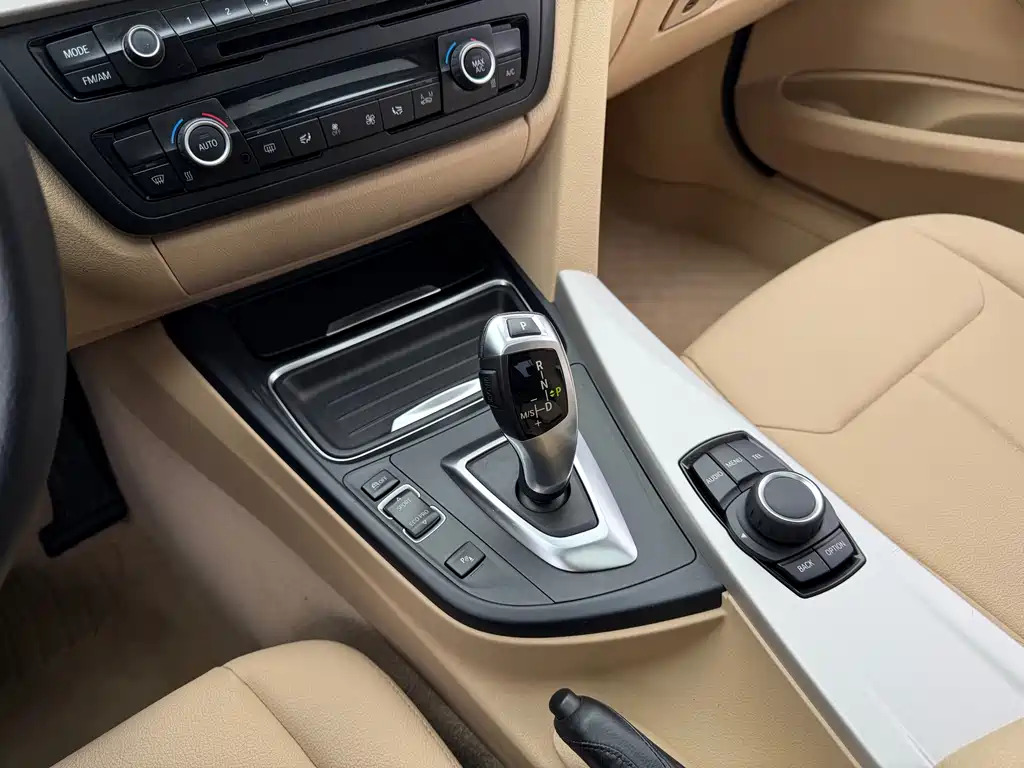 BMW 3 Series 2015 — фото 19