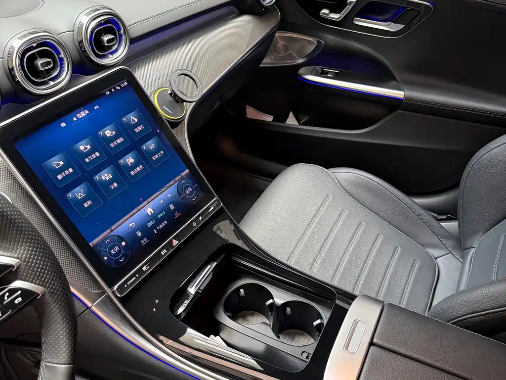 Mercedes-Benz C-Class 2023 — фото 10