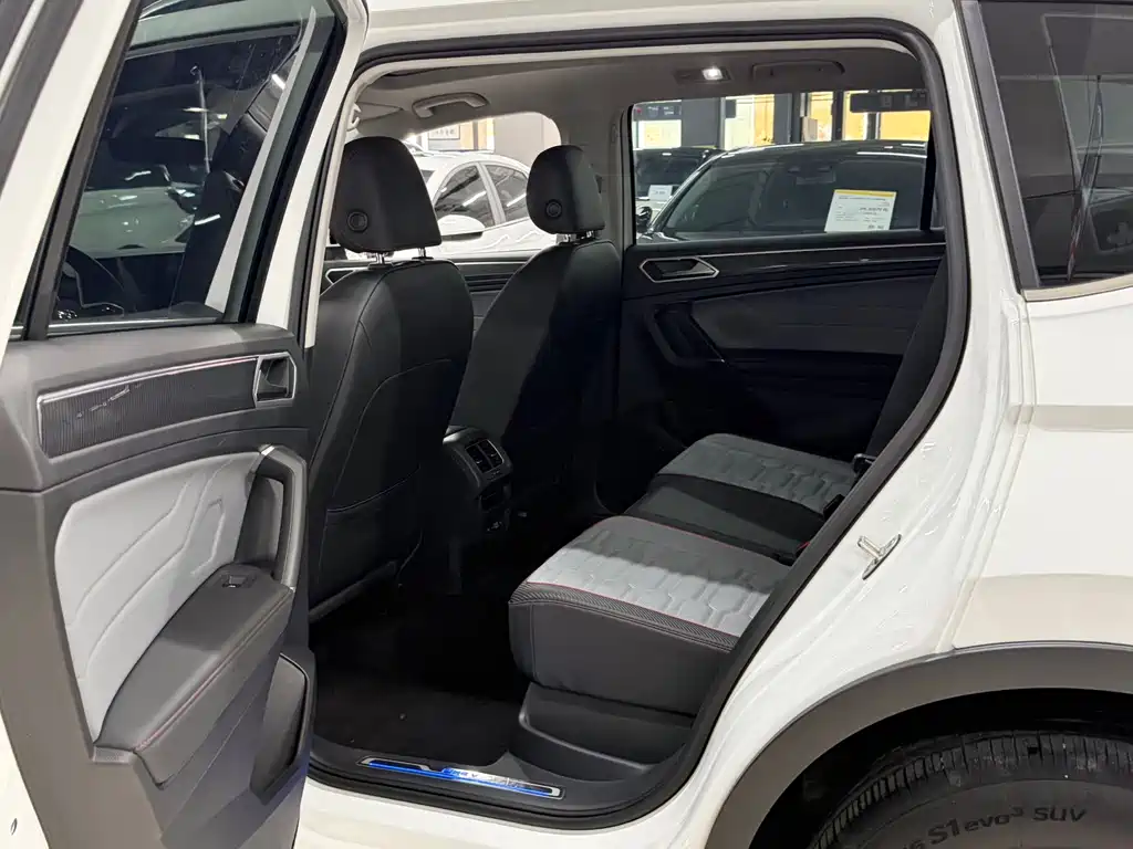 Volkswagen Tiguan L New Energy 2023 — фото 12