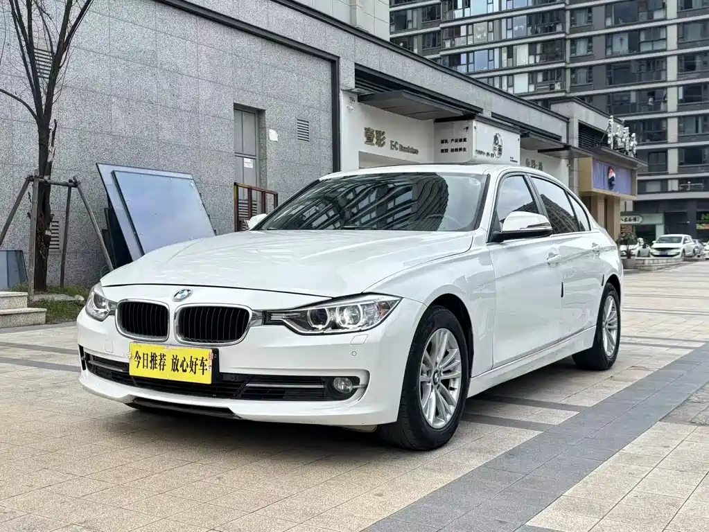 BMW 3 Series 2013 — фото 1
