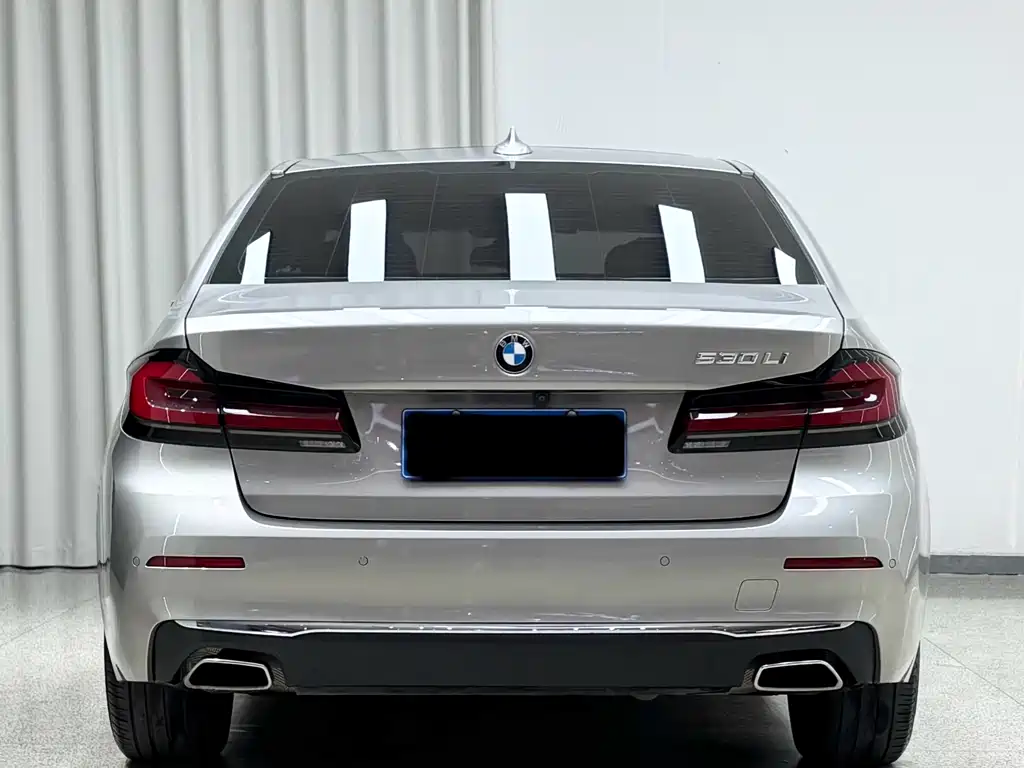 BMW 5 Series 2021 — фото 5