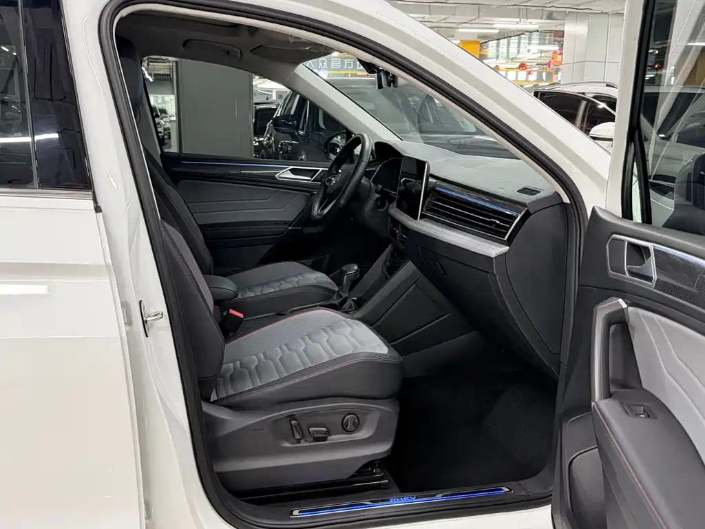 Volkswagen Tiguan L New Energy 2023 — фото 13
