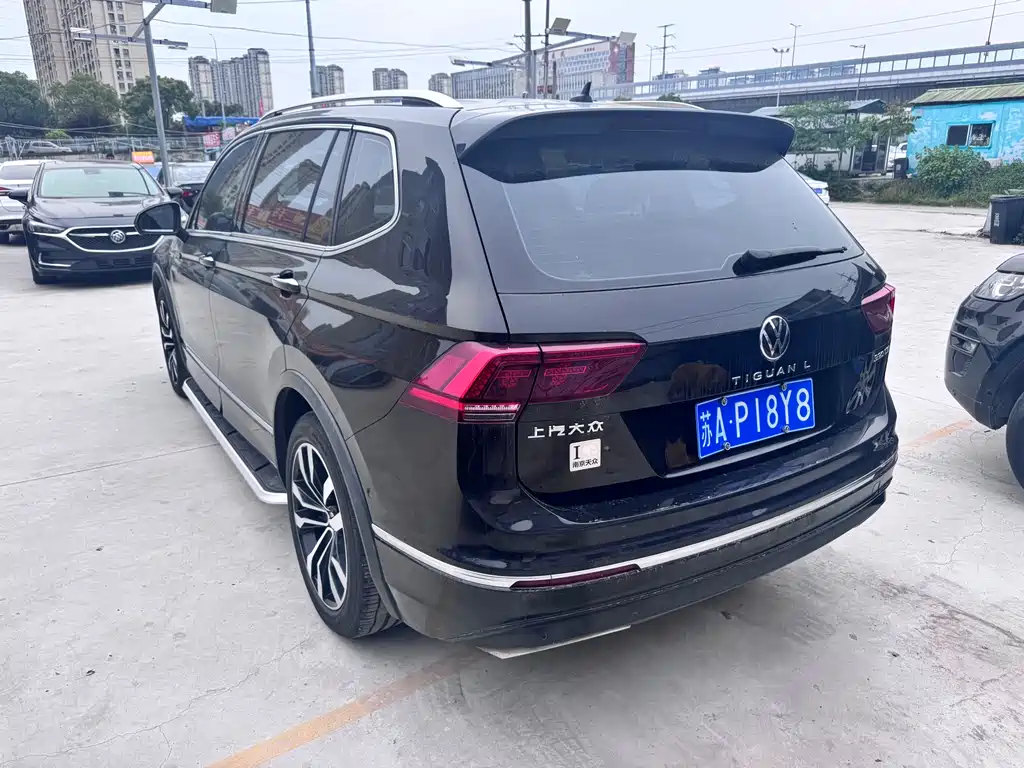 Volkswagen Tiguan L 2021 — фото 10