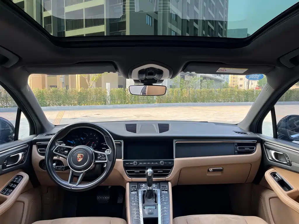 Porsche Macan 2020 — фото 16